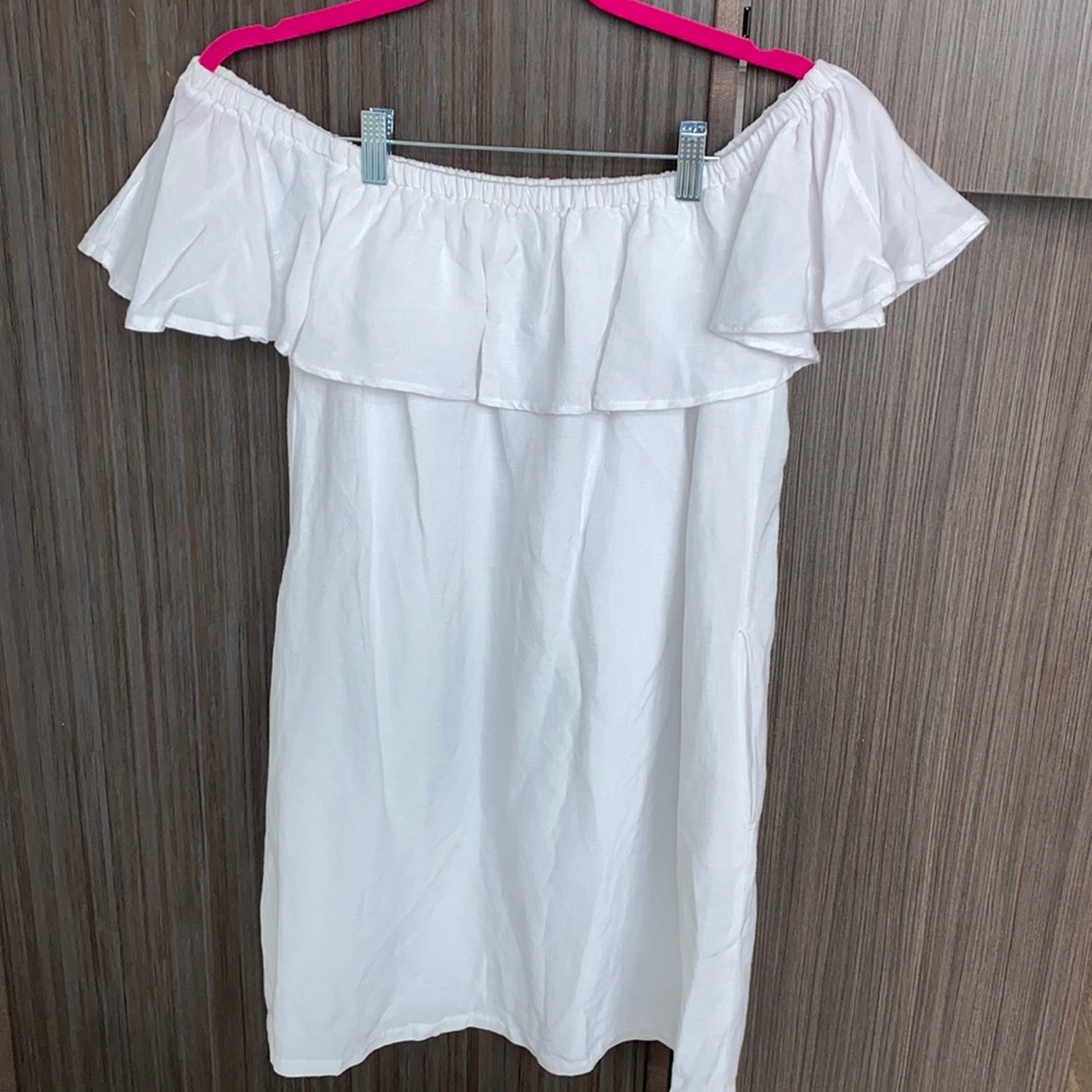 MAKE AN OFFER!! Off the shoulder linen dress